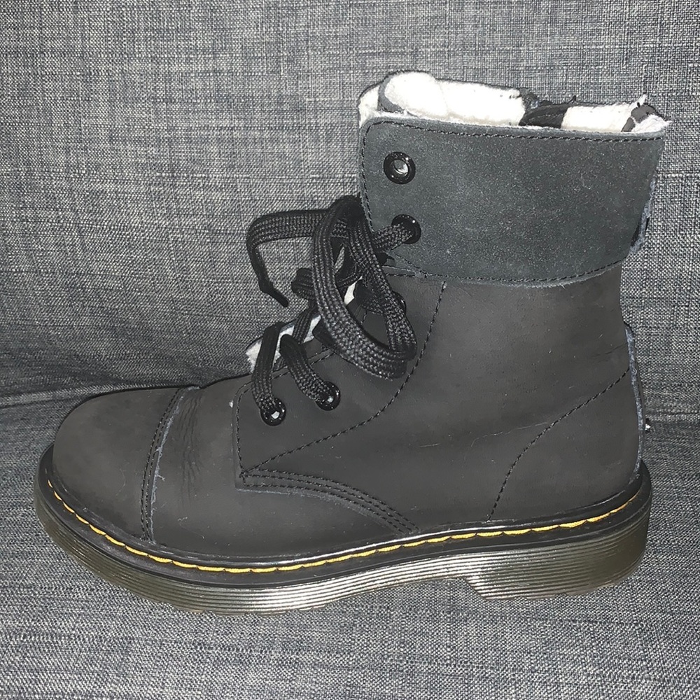 Dr Martens kids Aimilita Mohawk suede water proof boots